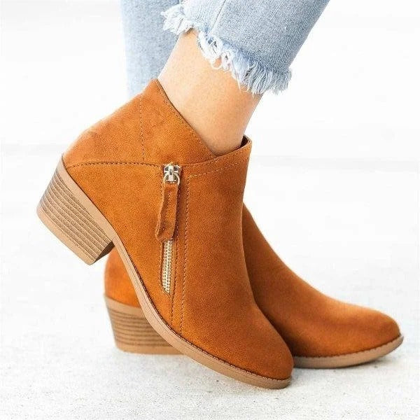 Knöchelhoher Absatzstiefel - Freya