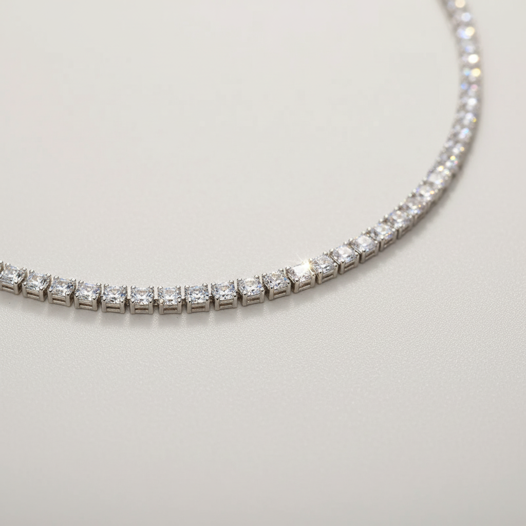 Kristallbesetzte Halskette - CrystalNecklace 