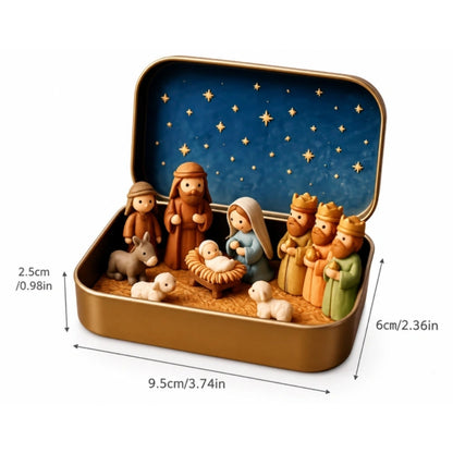 Weihnachtskrippe in einer geöffneten Metalldose als Freisteller mit Maßangaben