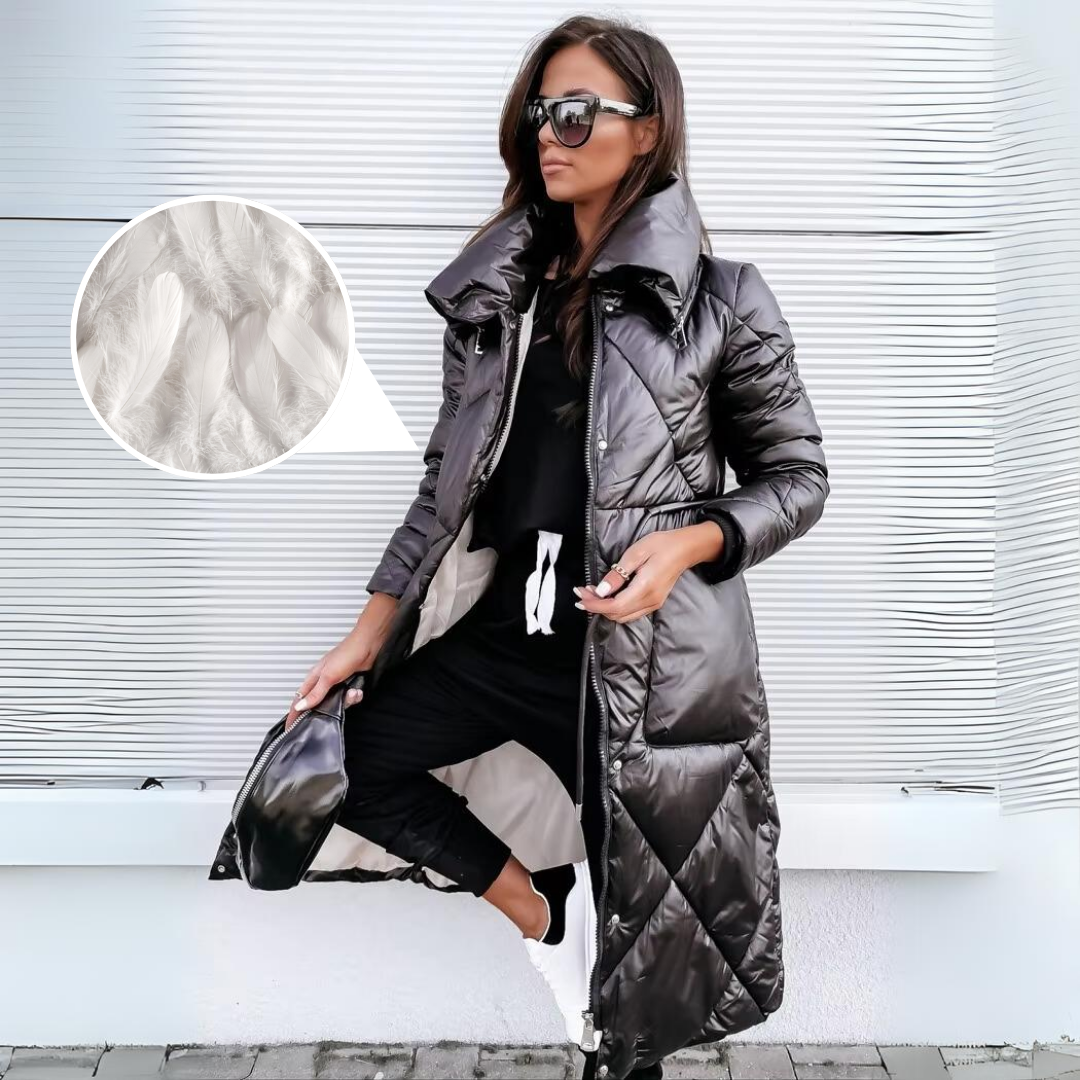 Elora schwarze lange Steppjacke mit Nahaufnahme der Daunenfüllung