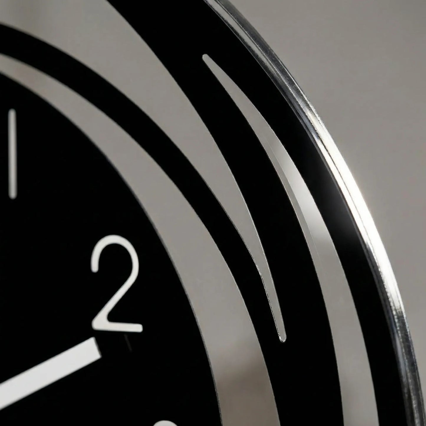 Moderne Runde Wanduhr - Quietora