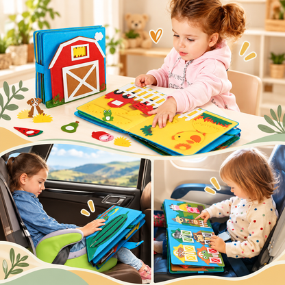 Kind spielt mit dem Filzbuch mit Bauernhofmotiv am Tisch, im Auto und im Flugzeug 2