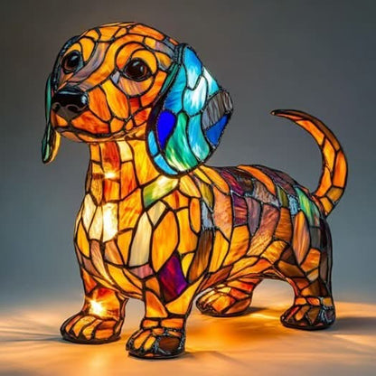 Stehende Dackel-Figur mit blau-türkisem Ohr, orangem Mosaikkörper und erhobener Rute