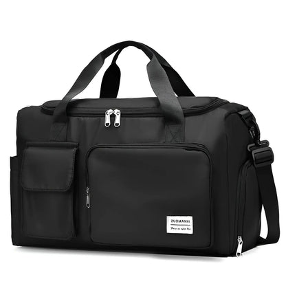 Schwarze Reisetasche aus Nylon mit mehreren Fächern und Schultergurt.