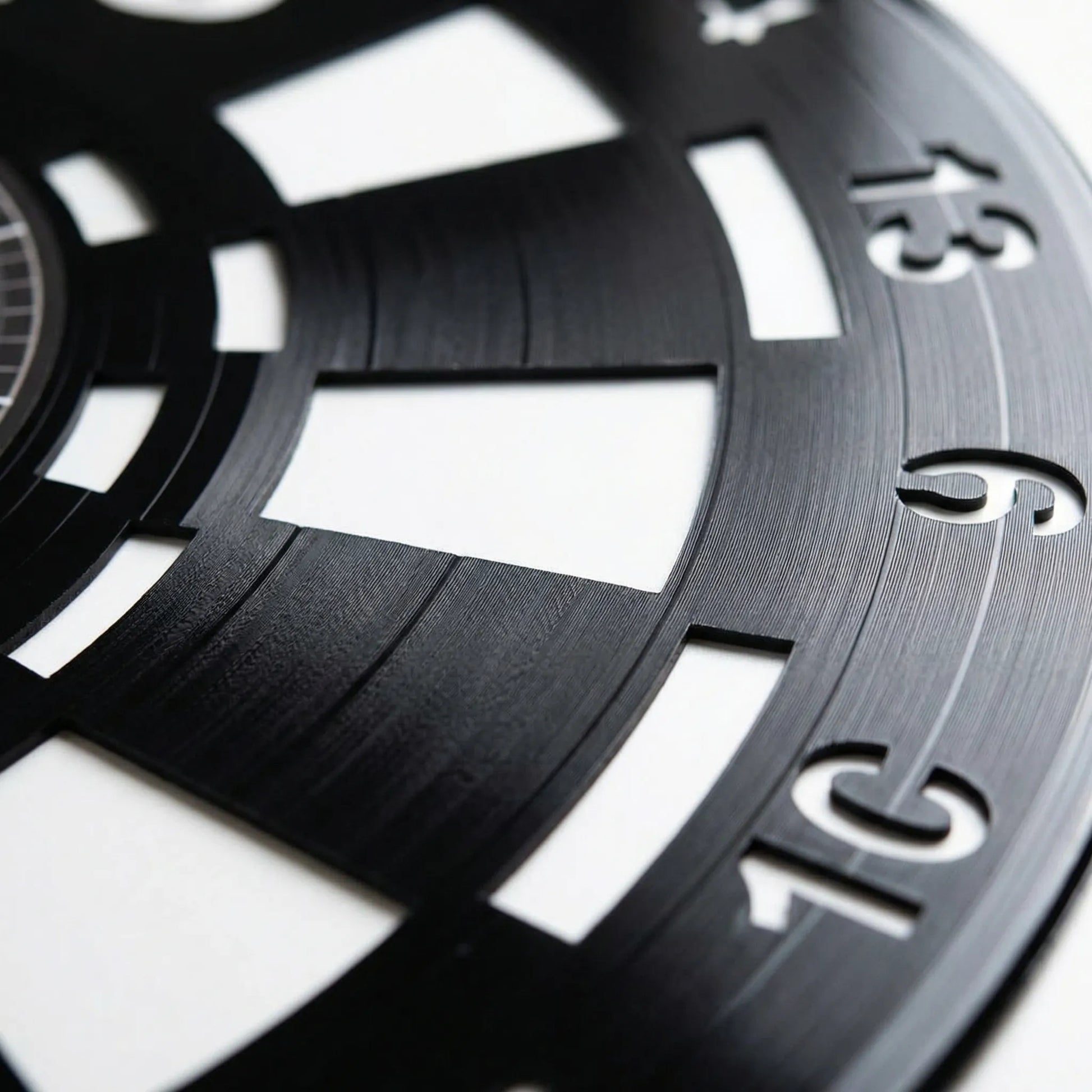 Runde Wanduhr Mit Dart-Motiv - Dartorio