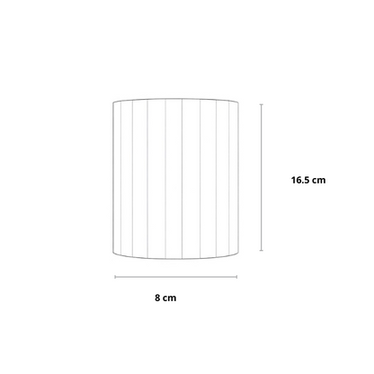 Maßzeichnung der gerillten Wandlampe in der Vorderansicht mit Höhe von 16,5 cm und Breite von 8 cm 15