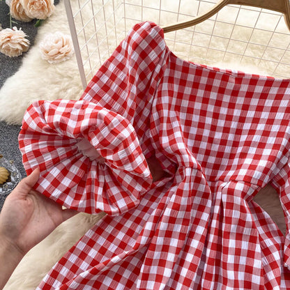 Modisches Damenkleid mit Karree-Ausschnitt & Puffärmeln – Selina