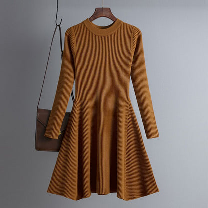 Braunes Strickkleid aus Wolle, langärmelig, knielang, elegantes Design, Herbstmode Damen.