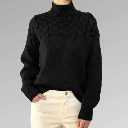 Schwarzer Strickpullover Damen, Zopfmuster, Rollkragen, Wintermode, warm, elegant.