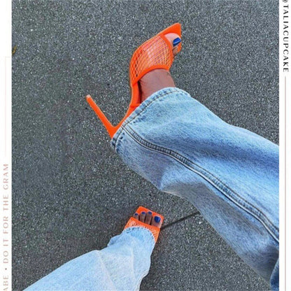 Pumps mit Spitzen-Optik – Céleste