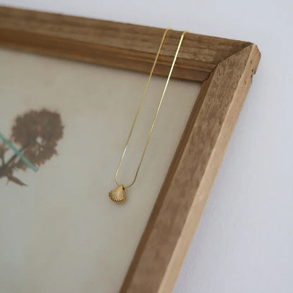 Schmuckstück Mit Muschel-Anhänger - FloralChain 