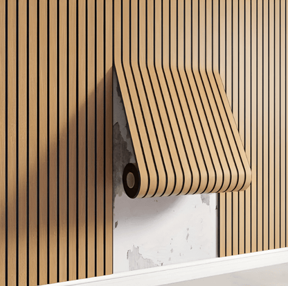 Selbstklebende Holzpaneele in Beige und Braun als Bahn an der Wand
