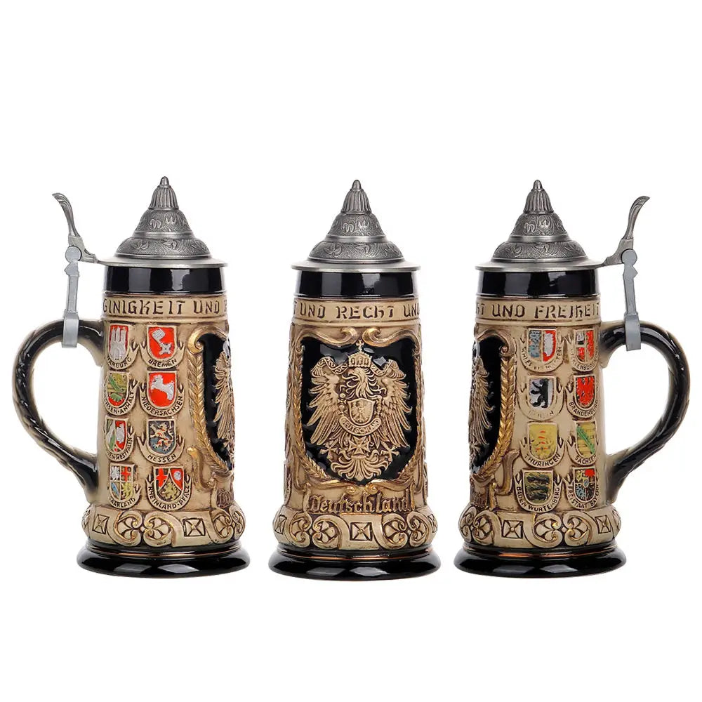 Bierkrug mit Relief & Zinndeckel (0,8 L) – BavariaKrug Oktoberfest 2026