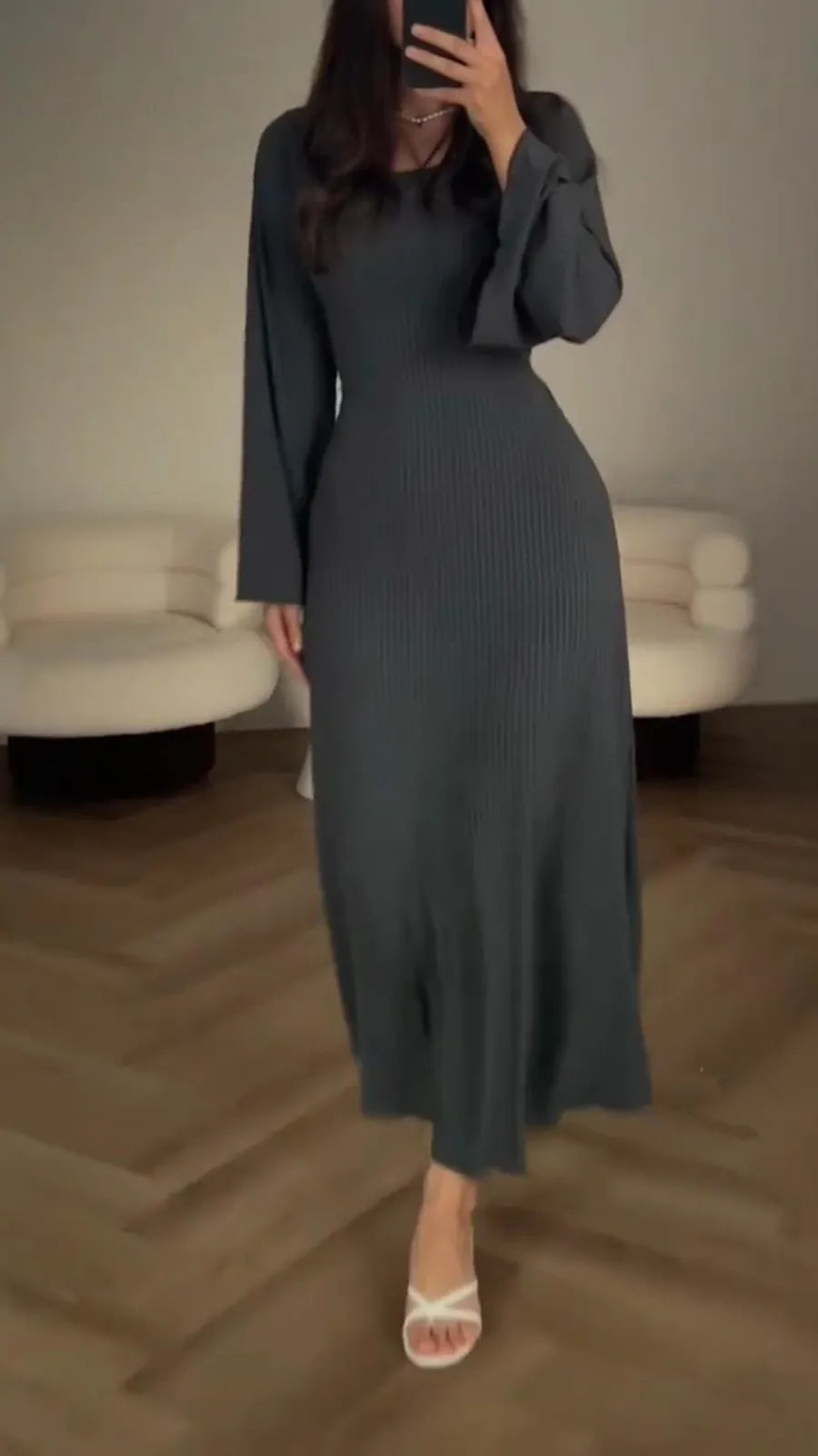Elegantes Bodycon-Maxikleid mit Schnürung – Herbstzauber Valencia