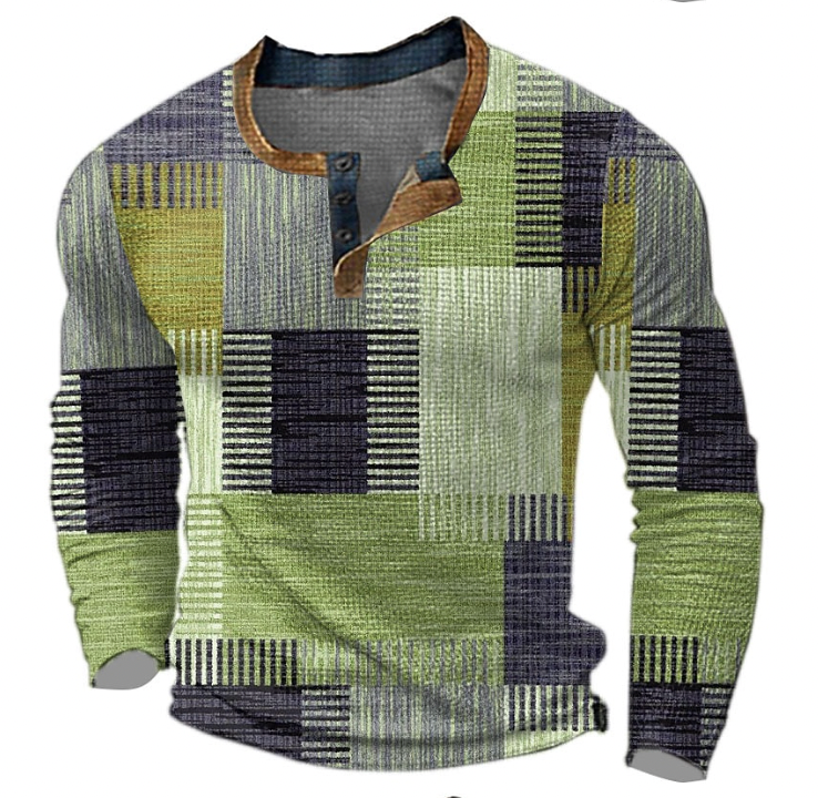 Herren-Henley-Sweatshirt mit geometrischem Muster in Grün-, Lila- und Grautönen, Vorderansicht mit dreiteiliger Knopfleiste und braun abgesetztem Ausschnitt.