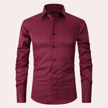 Bordeauxrotes Herrenhemd, Stretch, langärmelig, Knopfleiste, elegantes Design.