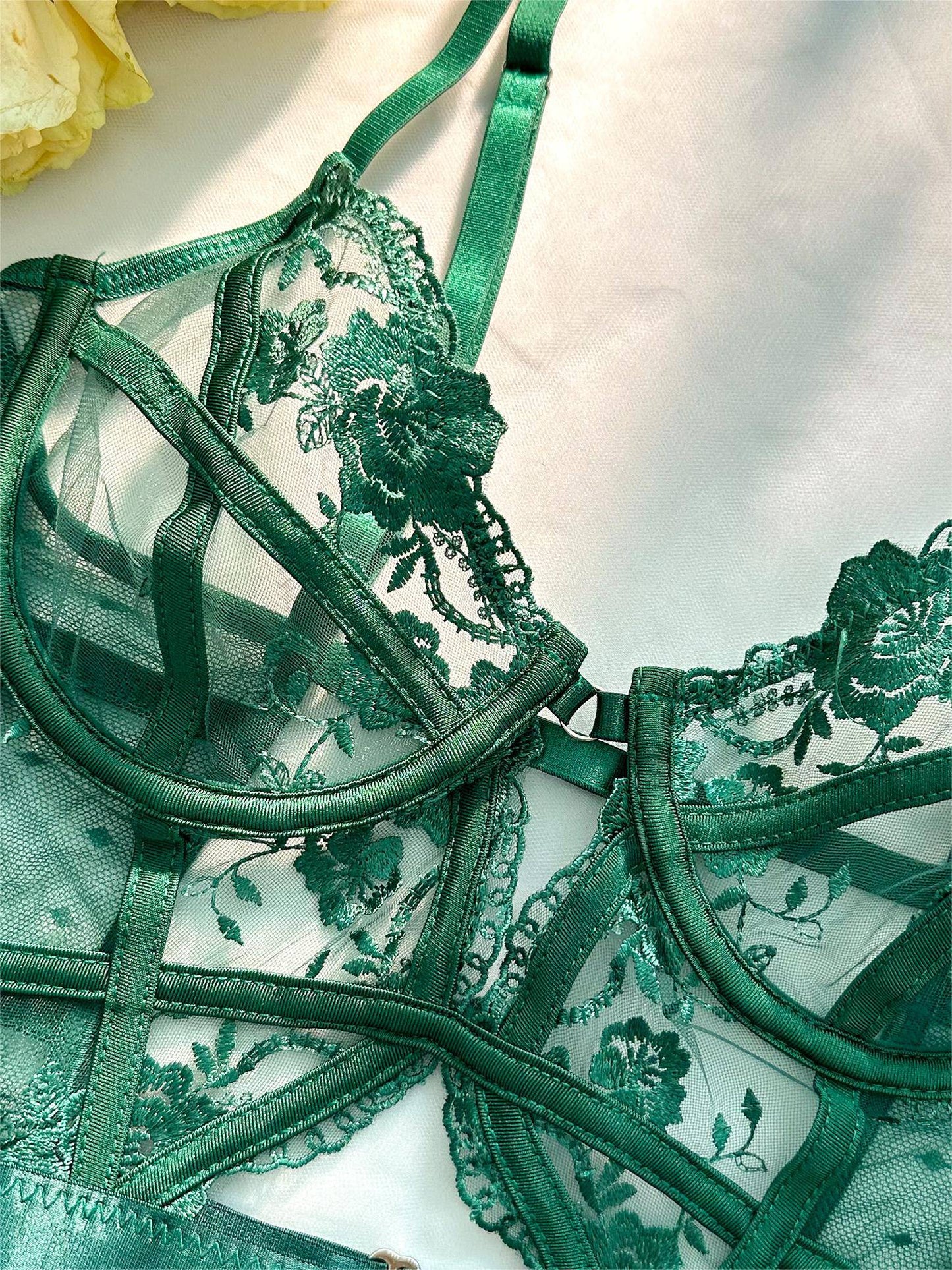 Transparenter Spitzen Body Mit Straps - Alissa
