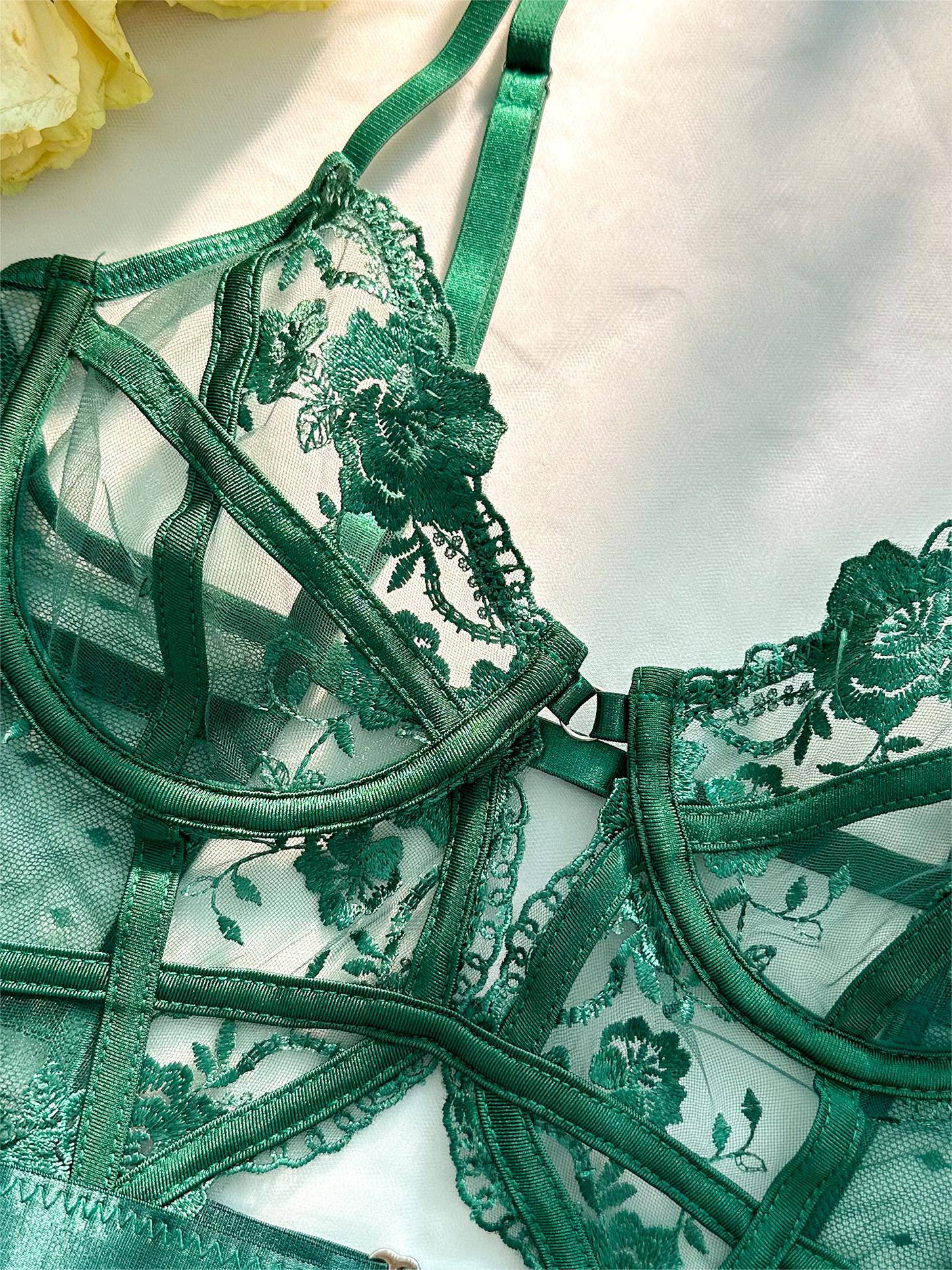 Transparenter Spitzen Body Mit Straps - Alissa