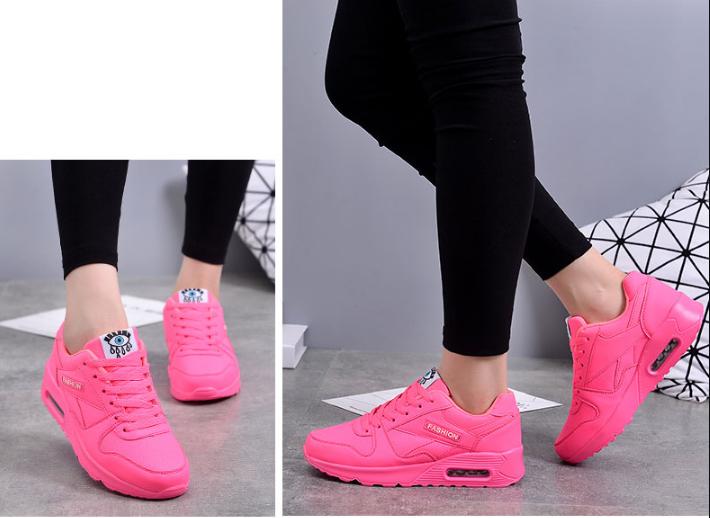 Zwei Detailansichten der pinken Sneaker am Fuß eines Models, von vorn und von der Seite 6