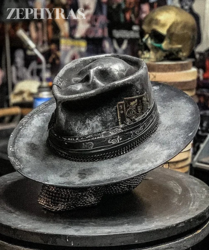 Schwarzer Lederhut mit Totenkopf-Design, Vintage-Stil, Unisex, modisch, handgefertigt.