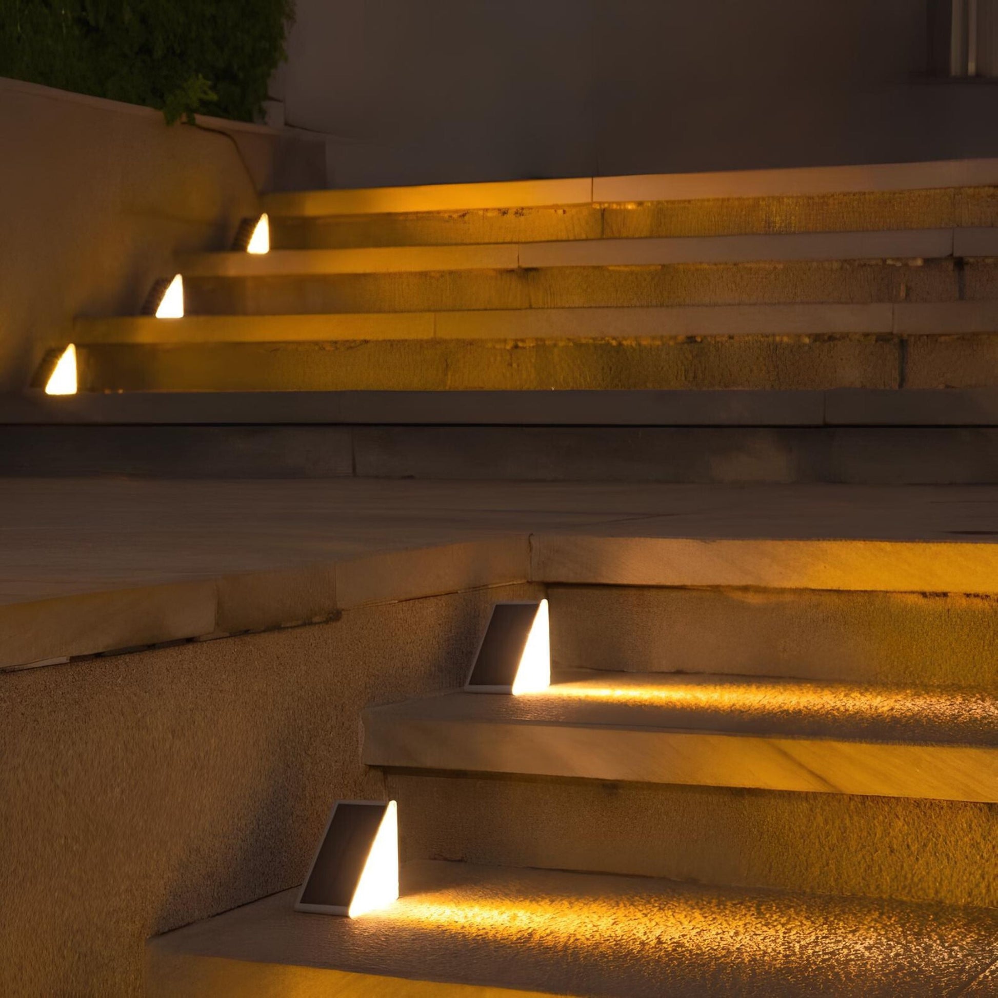 LED-Treppenbeleuchtung außen, warmweiß, energiesparend, moderne Gartenbeleuchtung, Nachtansicht