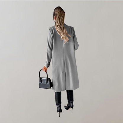 Damen Wintermantel grau, elegant, lang, mit Knöpfen, modisch, stilvoll, hochwertig.