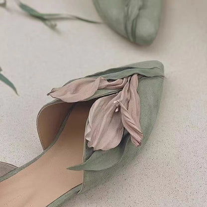 Handgefertigte Spitzen-Ballerinas mit Herbstrosen – Odette