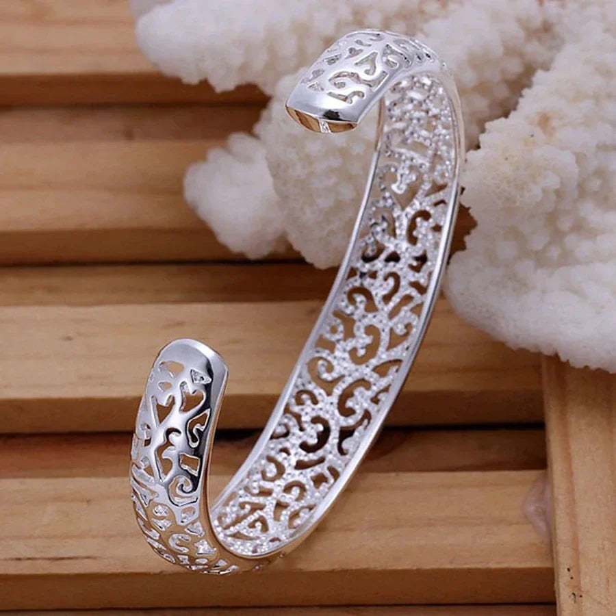 Zartes Silbermanschettenarmband - SilverFinesse 