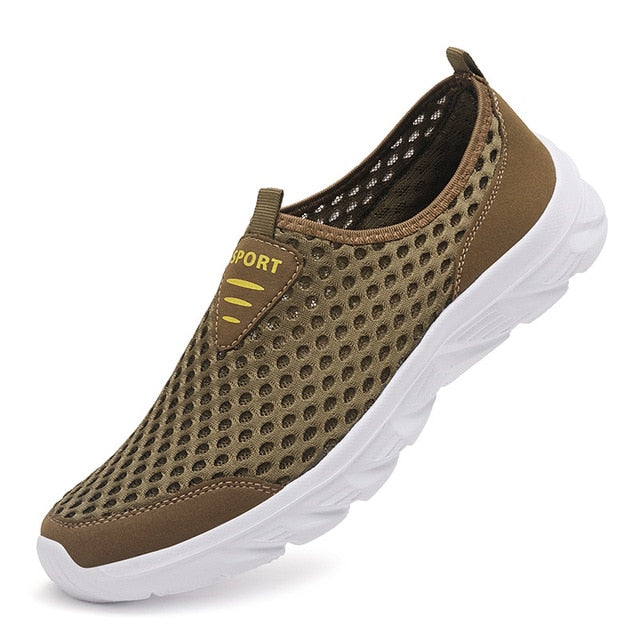 Braune Herren-Mesh-Loafers, atmungsaktiv, leicht, rutschfest, für Sommer-Casual-Outfits.