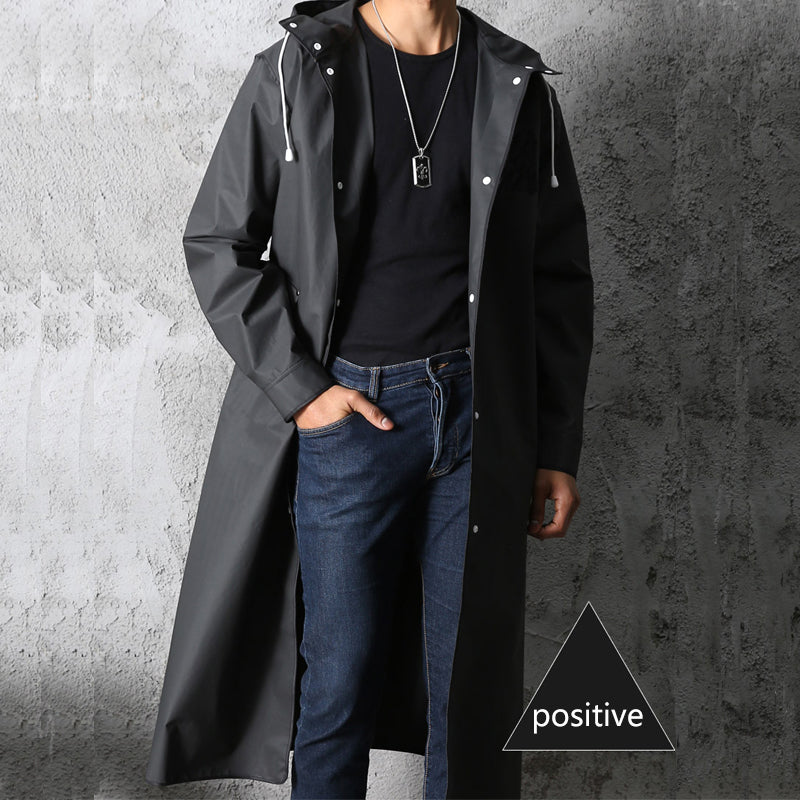 Schwarzer wasserdichter langer Regenmantel mit Kapuze für Damen und Herren, ideal für Outdoor.