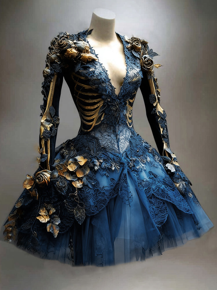 Dasselbe Damen-Minikleid in Blau mit goldenen Rippen und Armknochen, Spitze, Rosenapplikationen und mehrlagigem Tüllrock.