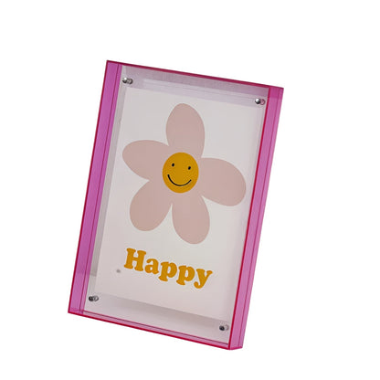 Pinker Acrylrahmen mit Blumen-Druck und lächelndem gelbem Gesicht, freigestellt