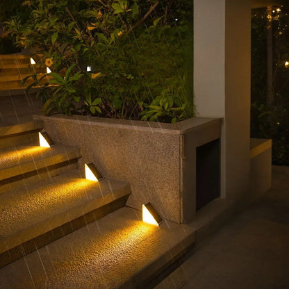 LED-Treppenbeleuchtung außen, warmweiß, wetterfest, energiesparend, moderne Gartenbeleuchtung.