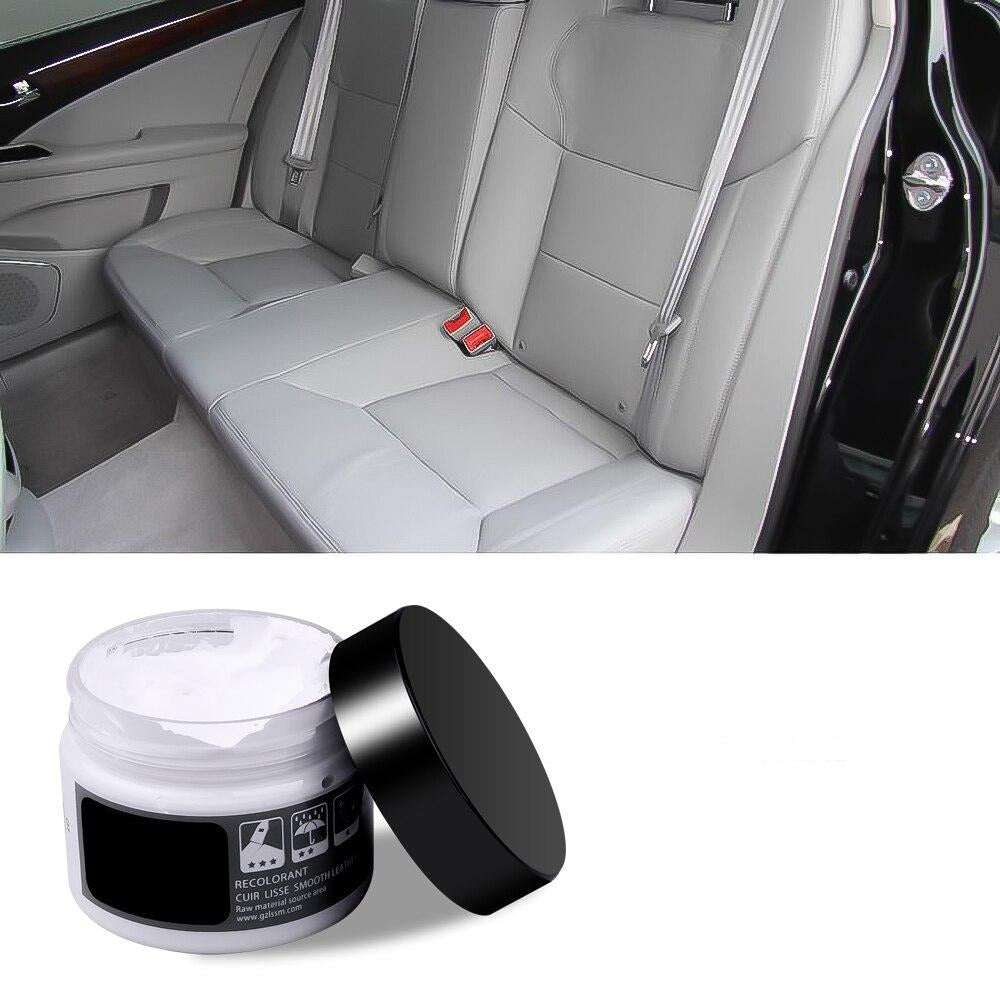 Graue Ledersitze Auto mit Lederpflegecreme, schwarzer Deckel, Innenraumreinigung.
