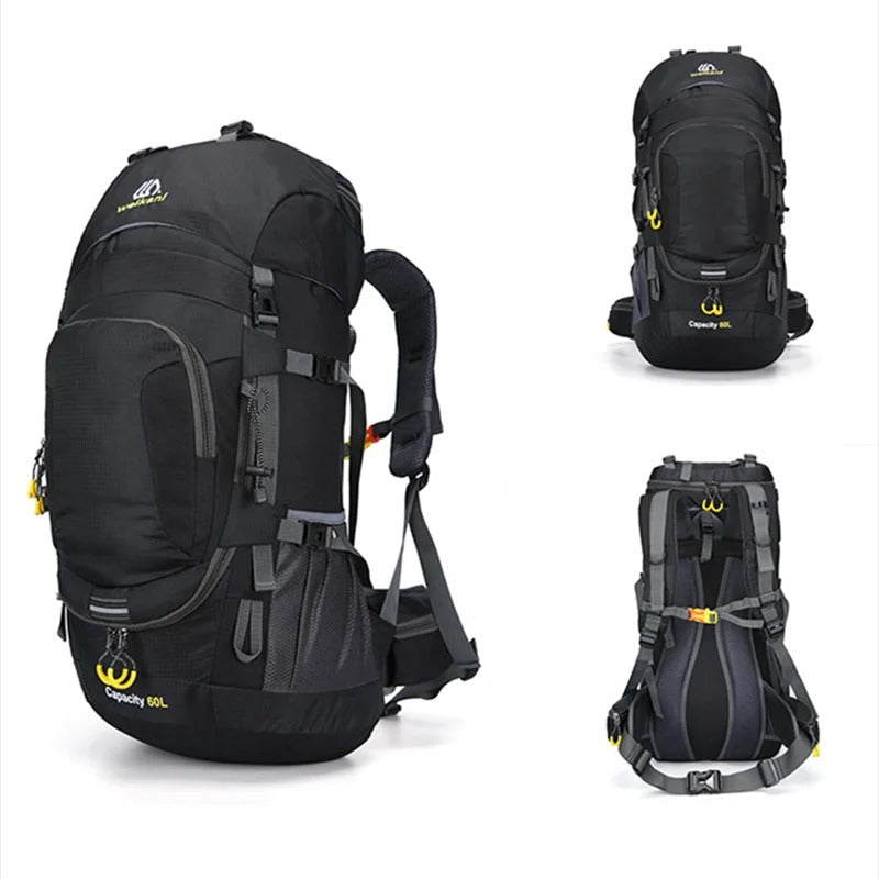 Schwarzer 60L Wanderrucksack, wasserdicht, mit mehreren Taschen und verstellbaren Gurten.