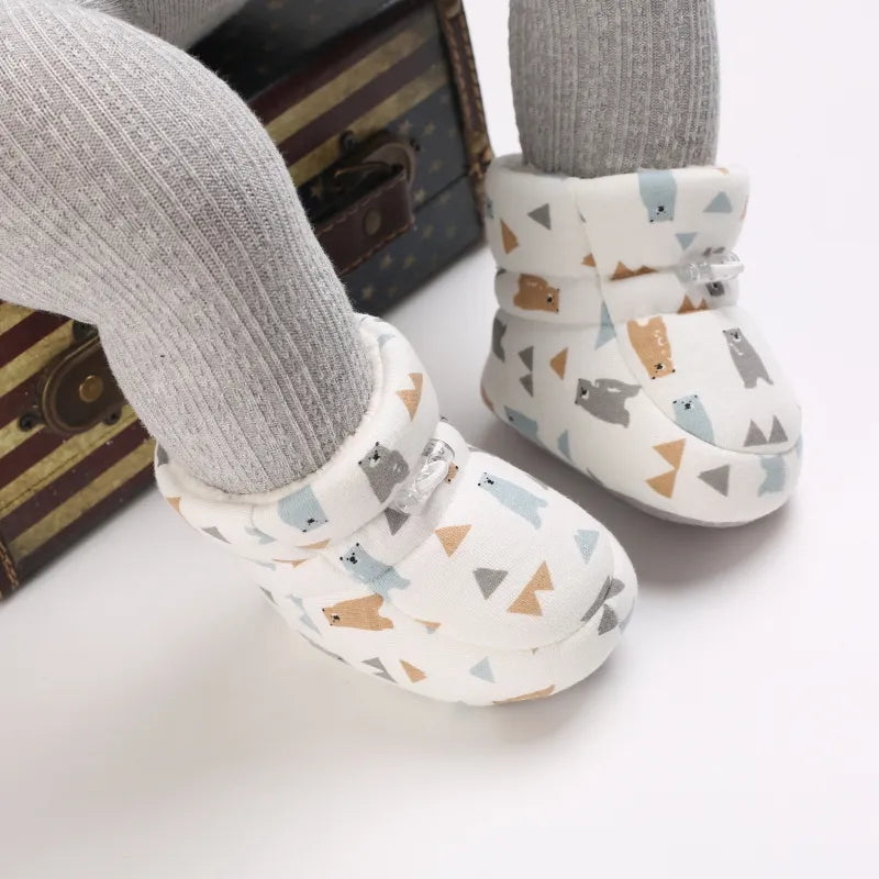 Weiße Baby-Winterstiefel mit Bärenmuster, warm, flauschig, rutschfeste Sohle, Neugeborene.