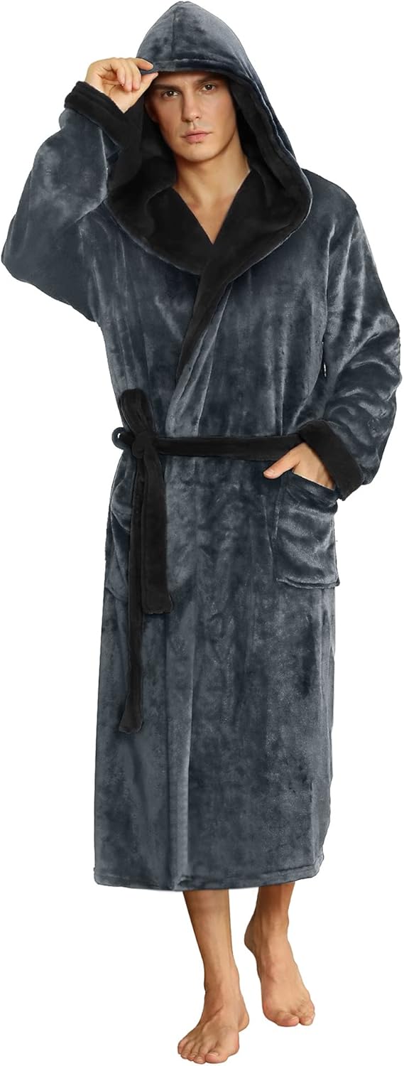 Grauer Herren-Bademantel mit Kapuze, Fleece, lang, gemütlich, Taschen, Gürtel.