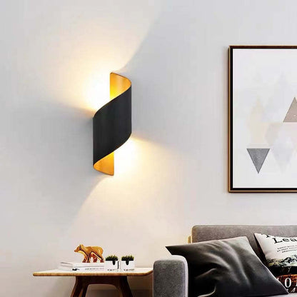 Schwarze LED-Wandleuchte modern, Wohnzimmer, energiesparend, dekorativ, Innenbeleuchtung.