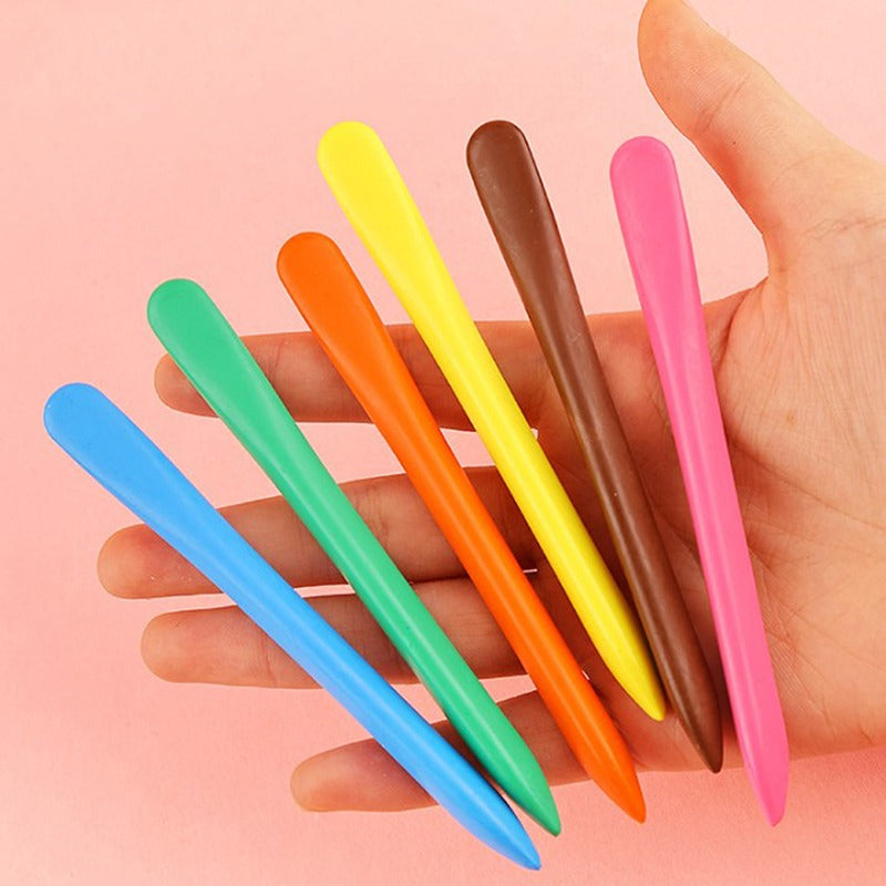 Bunte Kunststoffstifte in Hand, Schreibwaren, farbenfroh, Bürobedarf, Schulbedarf.