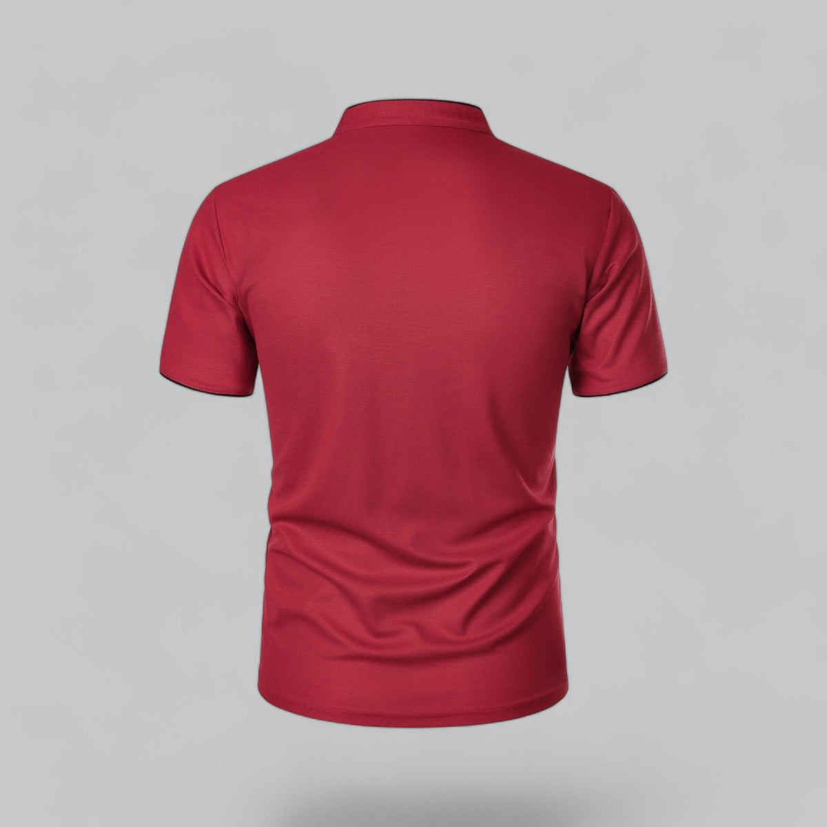 Rotes Poloshirt von hinten, glatter Rücken, Stehkragen und schwarz abgesetzte kurze Ärmel 26