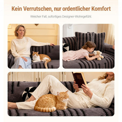 Drei Szenen auf dem grauen Sofaüberwurf: Frau mit Katze, Mädchen mit Stofftier, liegende Leserin mit Katze 3