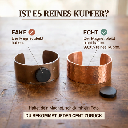 Vergleichsbild zweier Kupferarmreifen mit einem Magneten: am einen haftet er, am anderen nicht, als Echtheitstest für reines Kupfer. 4
