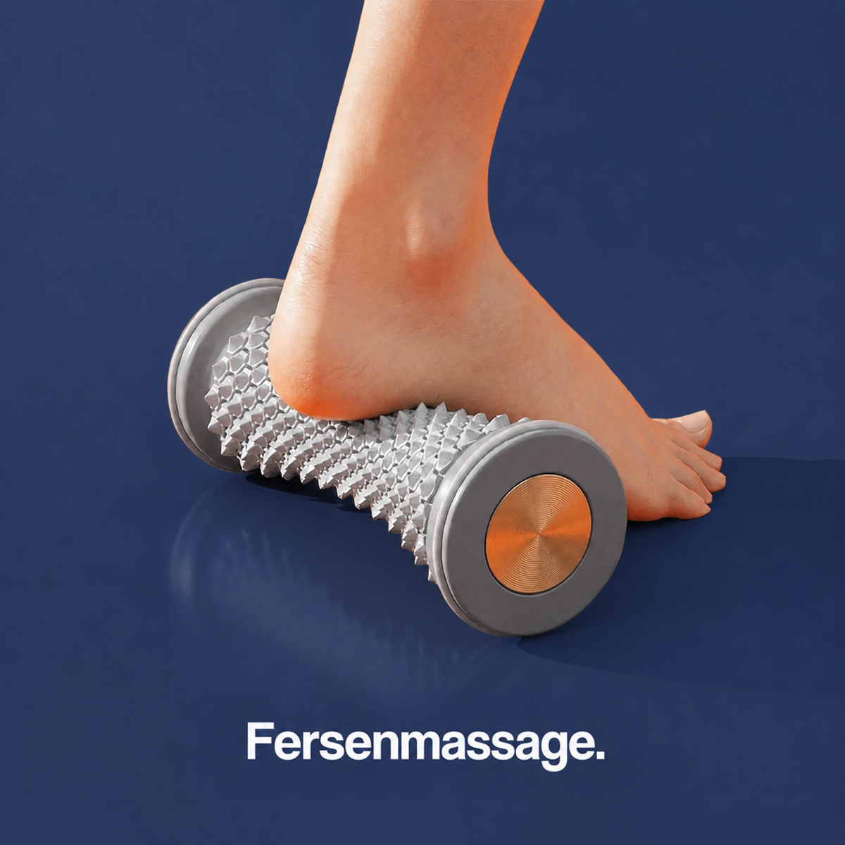 Die Ferse eines Fußes ruht auf dem Noppenroller, die Zehen berühren den Boden 5