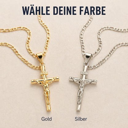 Zwei Kruzifixketten nebeneinander auf beigem Grund, links in Gold, rechts in Silber, jeweils mit Figarokette 8