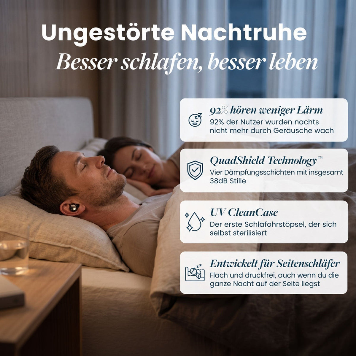 Mann und Frau schlafen im Bett, der Mann trägt einen Ohrstöpsel; daneben vier Vorteilskästen zu Geräuschreduzierung, Hygiene und Komfort. 2