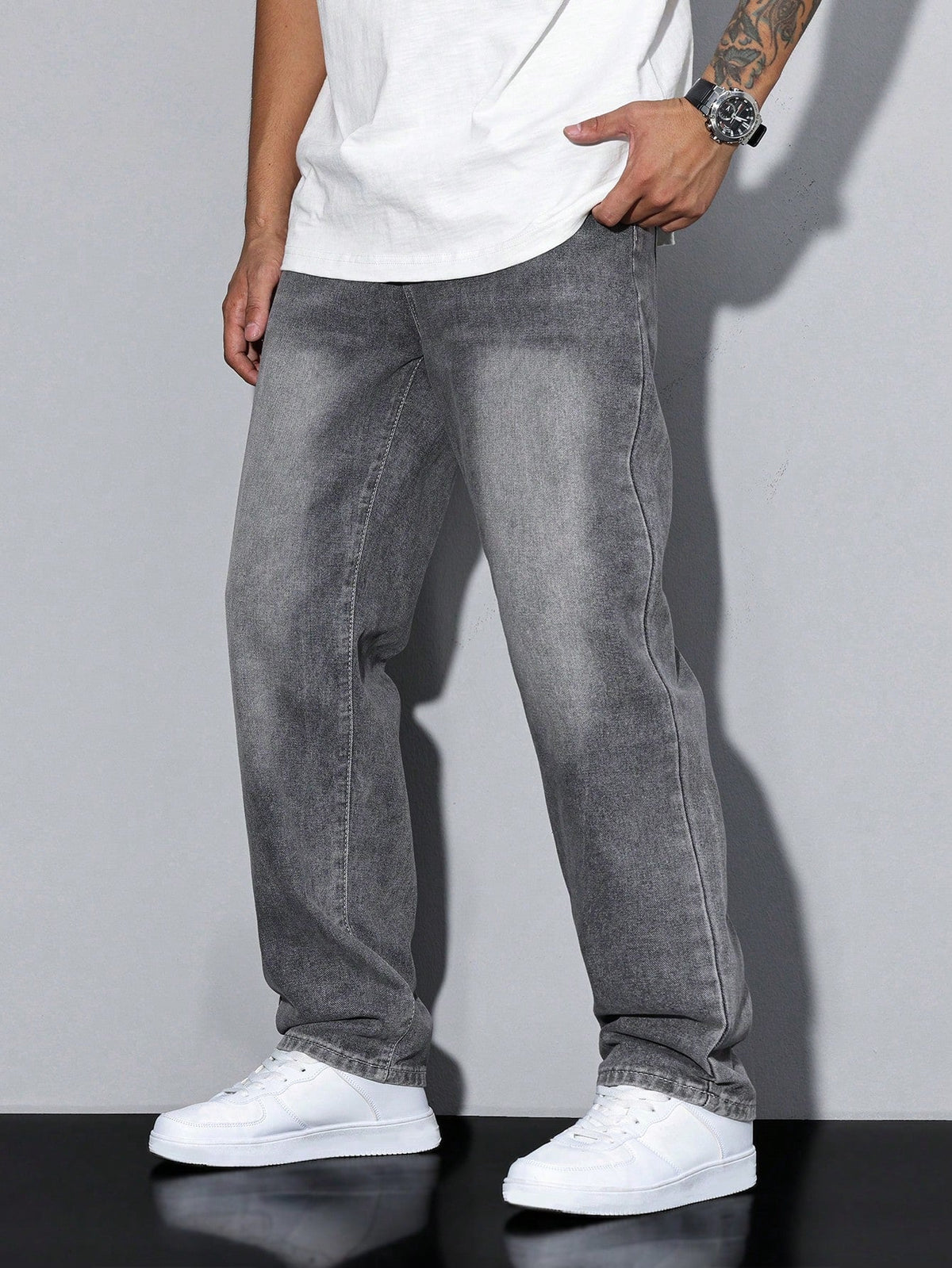 Lässige Herrenjeans mit geradem Bein – Mailand