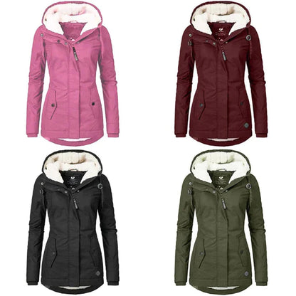 Vier Damen-Winterjacken mit Kapuze in Rosa, Rot, Schwarz und Grün, gefüttert, modisch.