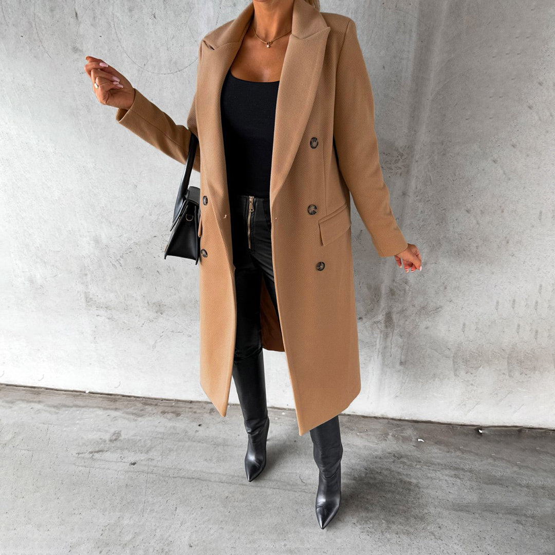 Damen Wintermantel beige, doppelt geknöpft, elegantes Design, modisch, warm, stilvoll.