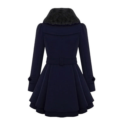 Damen Wintermantel, dunkelblau, mit Gürtel und Kunstfellkragen, elegantes Design.