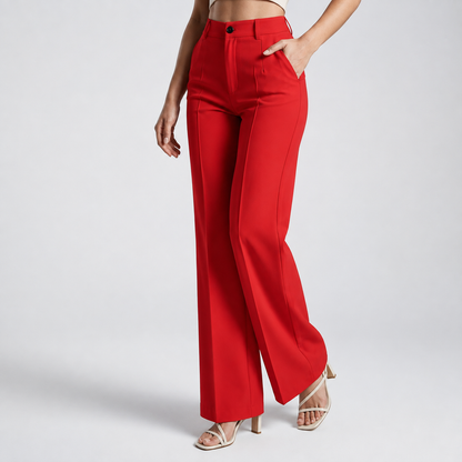 Rote Hose mit hohem Bund und weitem Bein, leicht seitlich fotografiert am Model 16